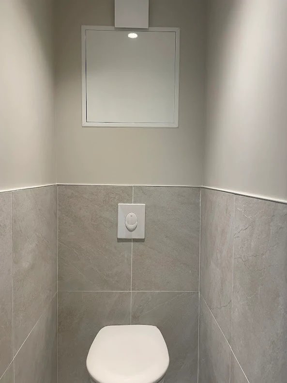 WC suspendu, finitions soignées
